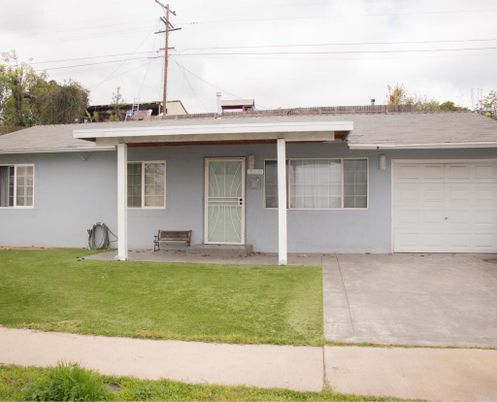 Attached, Exterior, Facade, Ranch