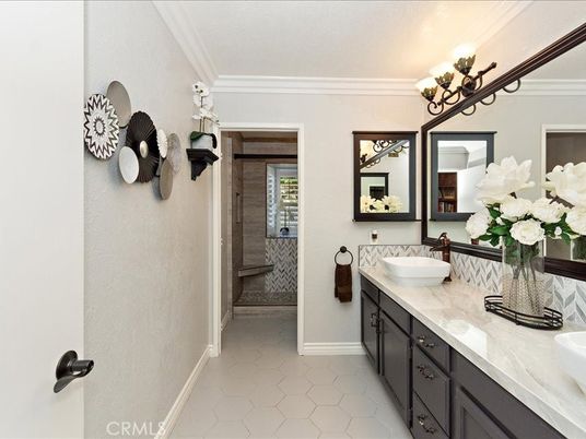 Bathroom, Dual Sink Vanities, Interior