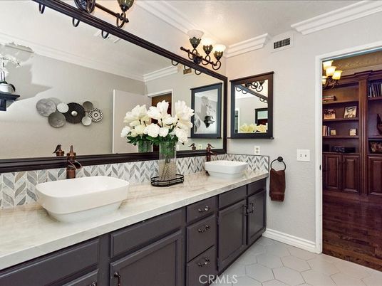 Bathroom, Dual Sink Vanities, Interior