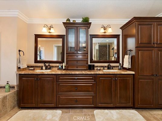 Bathroom, Dual Sink Vanities, Interior
