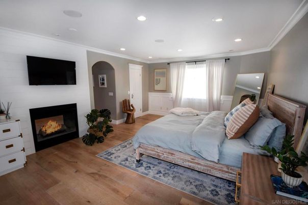 Bedroom, Fireplace, Interior, Recessed Lighting, Wood Texture Flooring
