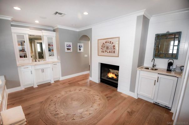 Fireplace, Interior, Kitchen, Recessed Lighting, Wood Texture Flooring