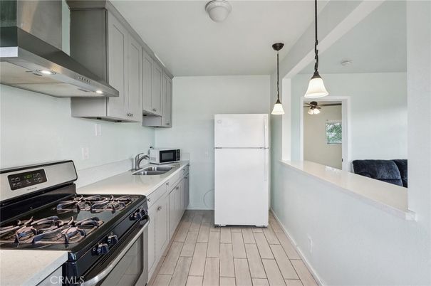 Interior, Kitchen, Pendant Lights, Wood Texture Flooring