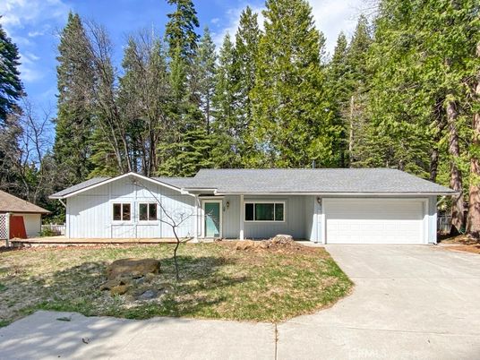 Attached, Exterior, Facade, Ranch