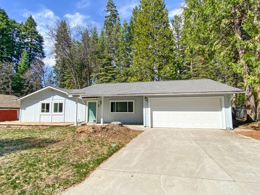 Attached, Exterior, Facade, Ranch