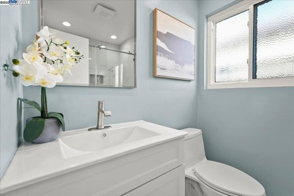 Bathroom, Interior, Recessed Lighting