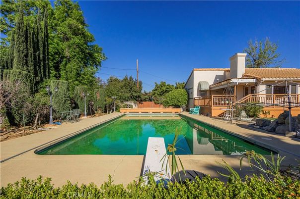 Exterior, Pool