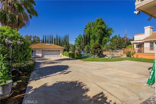 Backyard, Detached Garage, Exterior