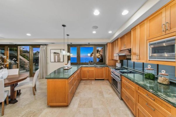 Dining room, Interior, Kitchen, Pendant Lights, Recessed Lighting, Stainless Steel Appliances, Water