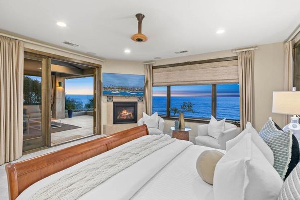 Bedroom, Fireplace, Interior, Recessed Lighting, Water