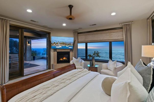 Bedroom, Fireplace, Interior, Recessed Lighting, Water