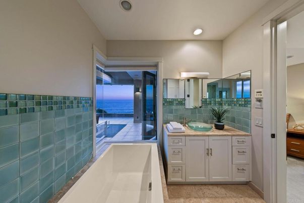 Bathroom, Interior, Recessed Lighting, Water