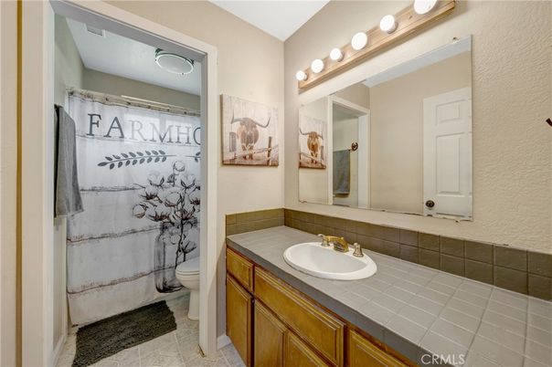 Bathroom, Interior, Tile Countertops