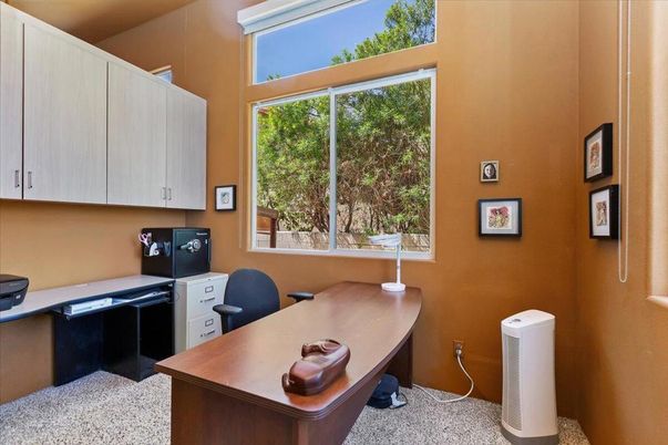 Home Office, Interior