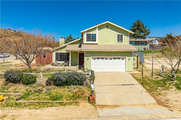 Attached, Exterior, Facade, Brick Facade, American Craftsman