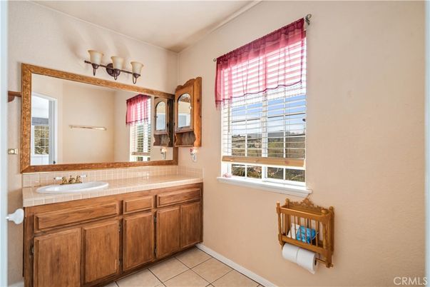 Bathroom, Interior, Tile Countertops