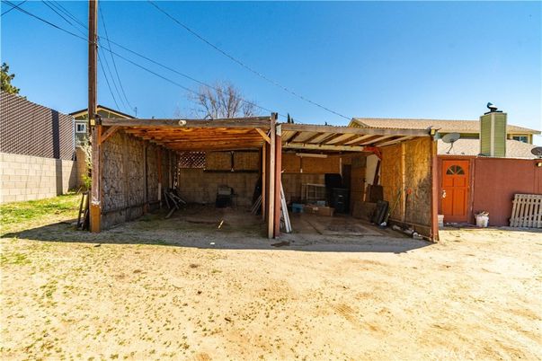 Backyard, Exterior