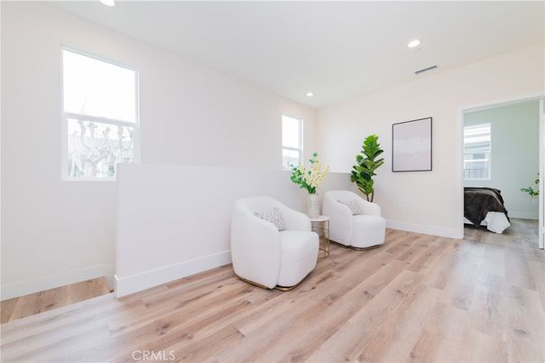 Interior, Recessed Lighting, Wood Texture Flooring