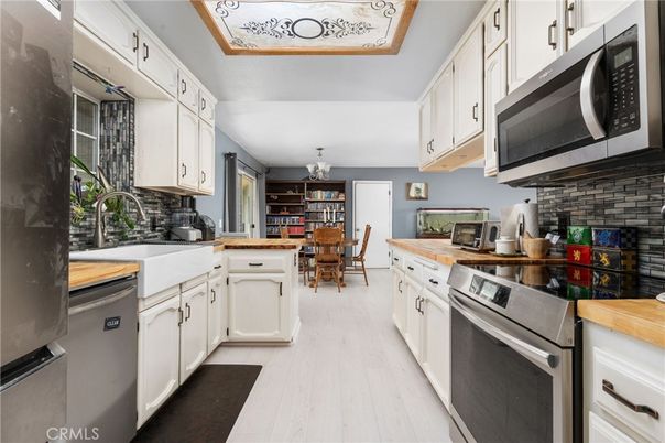Chandelier, Dining room, Interior, Kitchen, Wood Texture Flooring