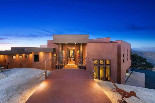 Backyard, Exterior, Facade, Modern