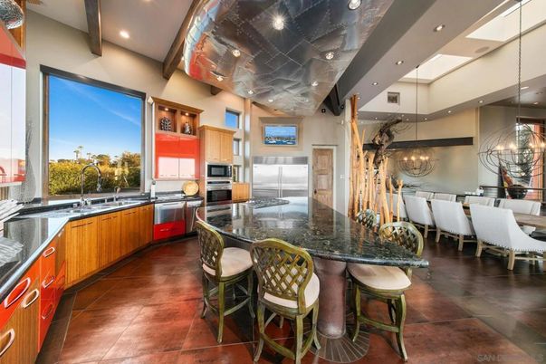 Chandelier, Dining room, Interior, Kitchen, Pendant Lights, Recessed Lighting, Stainless Steel Appliances
