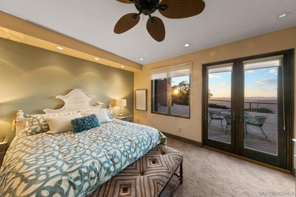 Bedroom, Interior, Recessed Lighting, Water