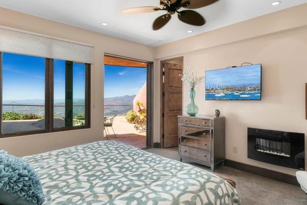 Bedroom, Fireplace, Interior, Recessed Lighting, Water