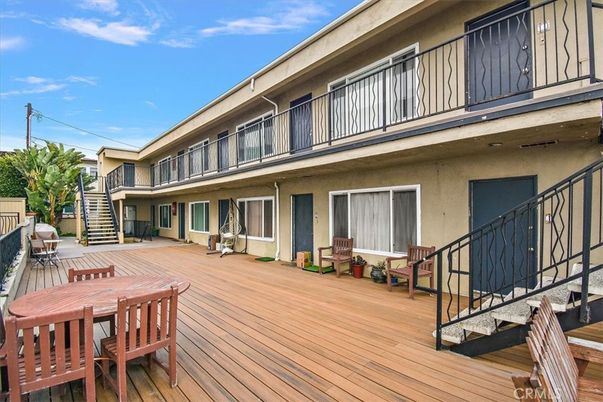 Exterior, Wood Texture Flooring