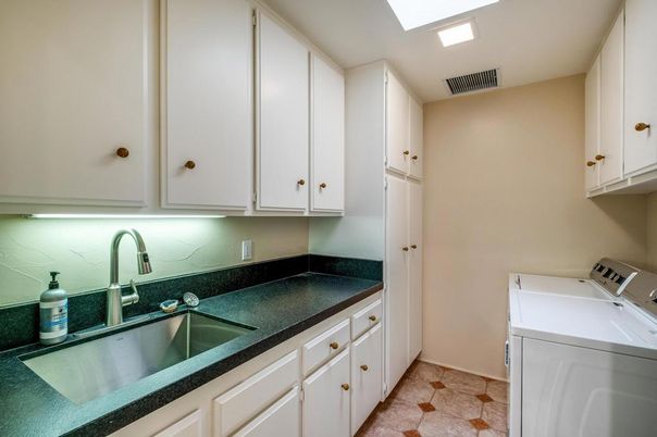 Interior, Recessed Lighting, Washer
