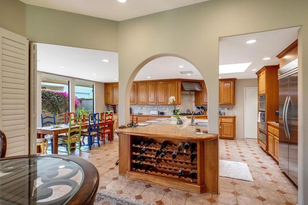 Dining room, Interior, Kitchen, Recessed Lighting, Stainless Steel Appliances