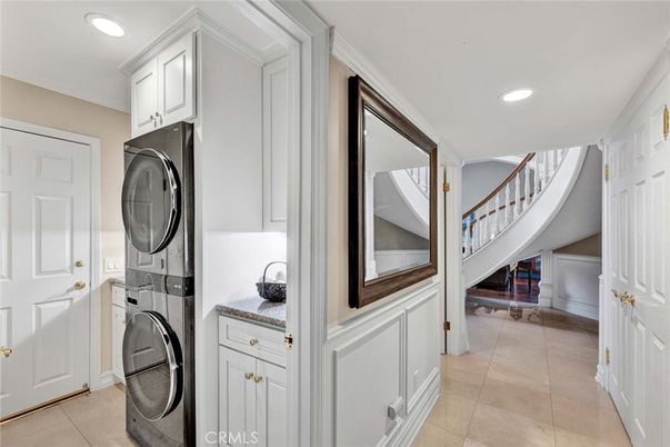 Interior, Recessed Lighting, Utility Closets, Washer