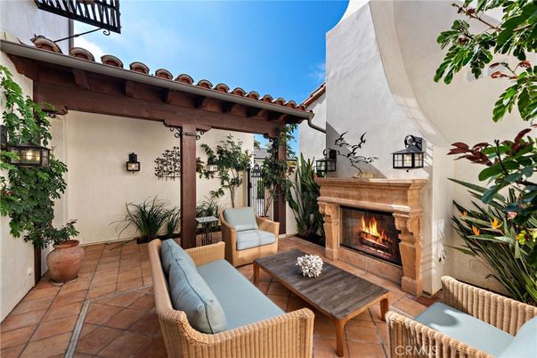 Exterior, Fireplace