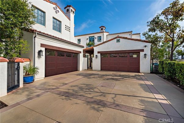 Attached, Exterior, Facade, Spanish Mediterranean