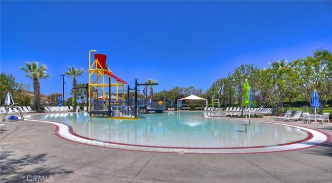 Exterior, Playground, Pool