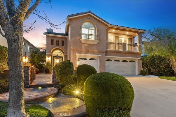 Attached, Exterior, Facade, Mediterranean