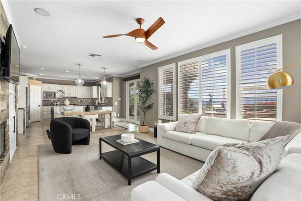 Interior, Kitchen, Living room, Pendant Lights, Recessed Lighting, Stainless Steel Appliances