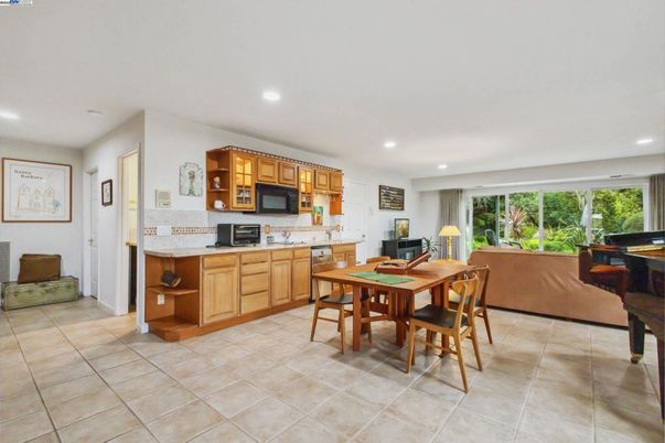 Dining room, Interior, Living room, Recessed Lighting
