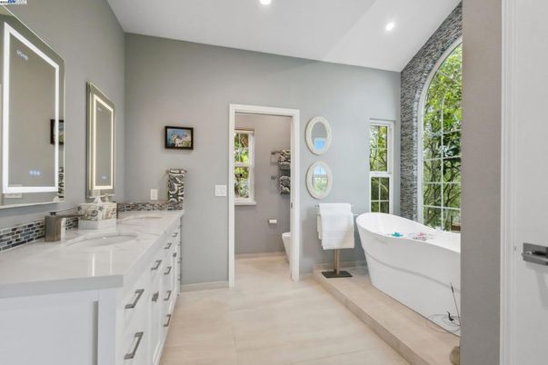 Bathroom, Free Standing Baths, Interior, Recessed Lighting