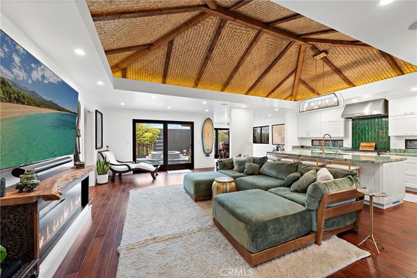 Interior, Kitchen, Living room, Pendant Lights, Recessed Lighting, Stainless Steel Appliances, Wooden Beams, Wooden Ceilings, Wood Texture Flooring