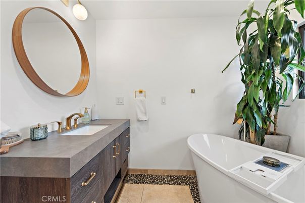 Bathroom, Free Standing Baths, Interior