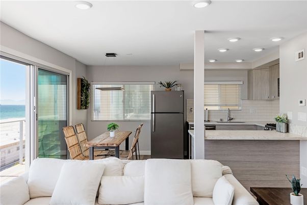 Dining room, Interior, Kitchen, Living room, Pendant Lights, Recessed Lighting, Water