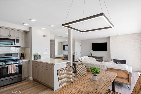 Interior, Kitchen, Living room, Pendant Lights, Recessed Lighting, Stainless Steel Appliances, Wood Texture Flooring