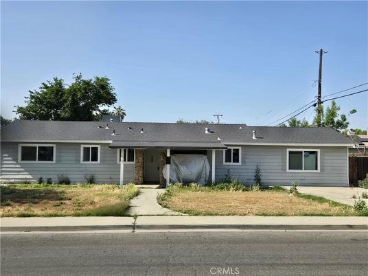 Exterior, Facade, Ranch