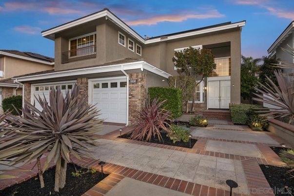 Attached, Exterior, Facade, Mediterranean