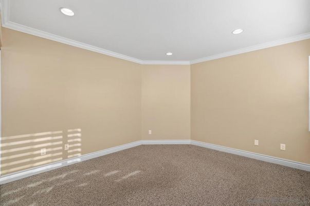 Empty room, Interior, Recessed Lighting