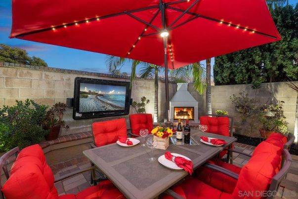 Exterior, Fireplace