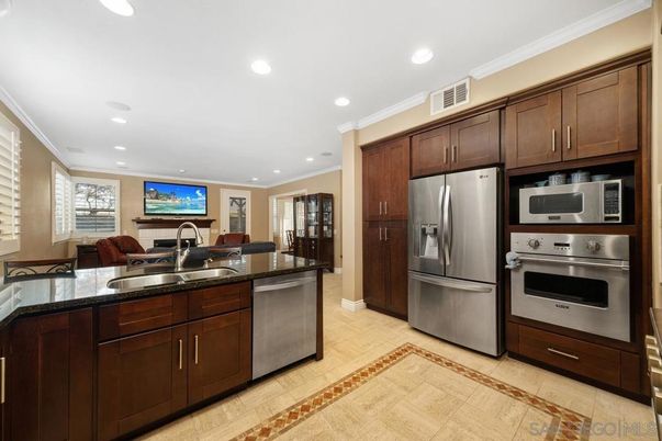 Dining room, Interior, Kitchen, Recessed Lighting, Stainless Steel Appliances