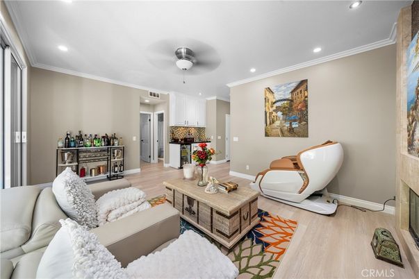 Interior, Kitchen, Living room, Recessed Lighting, Wood Texture Flooring