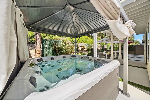 Exterior, Hot Tub