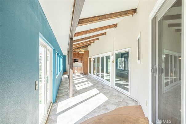 Empty room, Interior, Wooden Beams